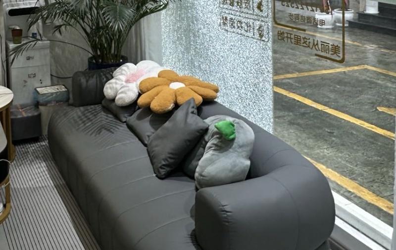 【文山店铺转让信息】文山商业街美甲店低价转让咯！